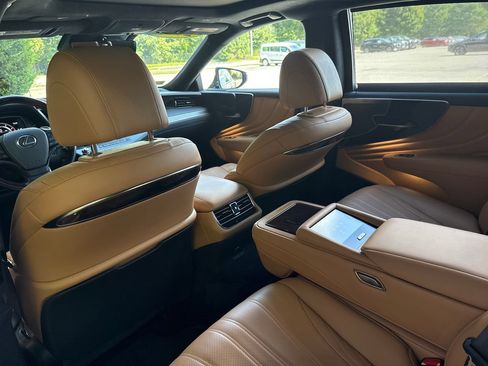Used 2021 Lexus LS 500 AWD w/ Luxury Package image 10