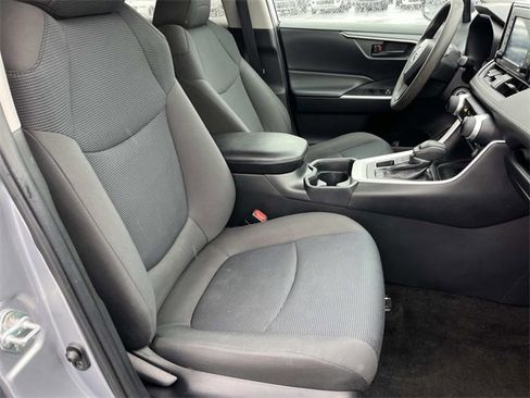 Used 2020 Toyota RAV4 LE image 25