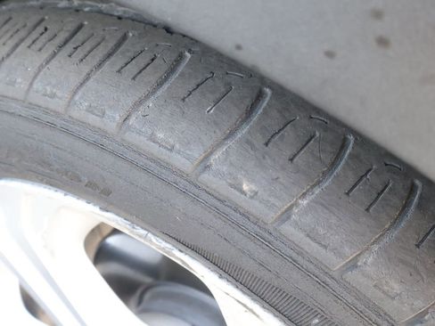 Used 2018 Chevrolet Bolt LT image 7