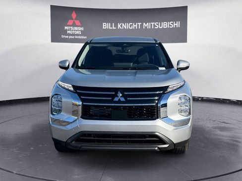 New 2026 Mitsubishi Outlander ES image 8
