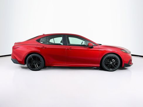 Used 2025 Toyota Camry SE FWD image 10