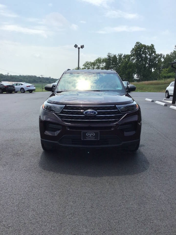 Used 2023 Ford Explorer XLT AWD/4WD image 4