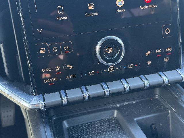 Used 2026 GMC Acadia Elevation w/ Elevation Premium Package FWD image 33