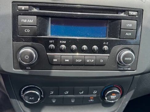 Used 2016 Nissan Sentra S image 31