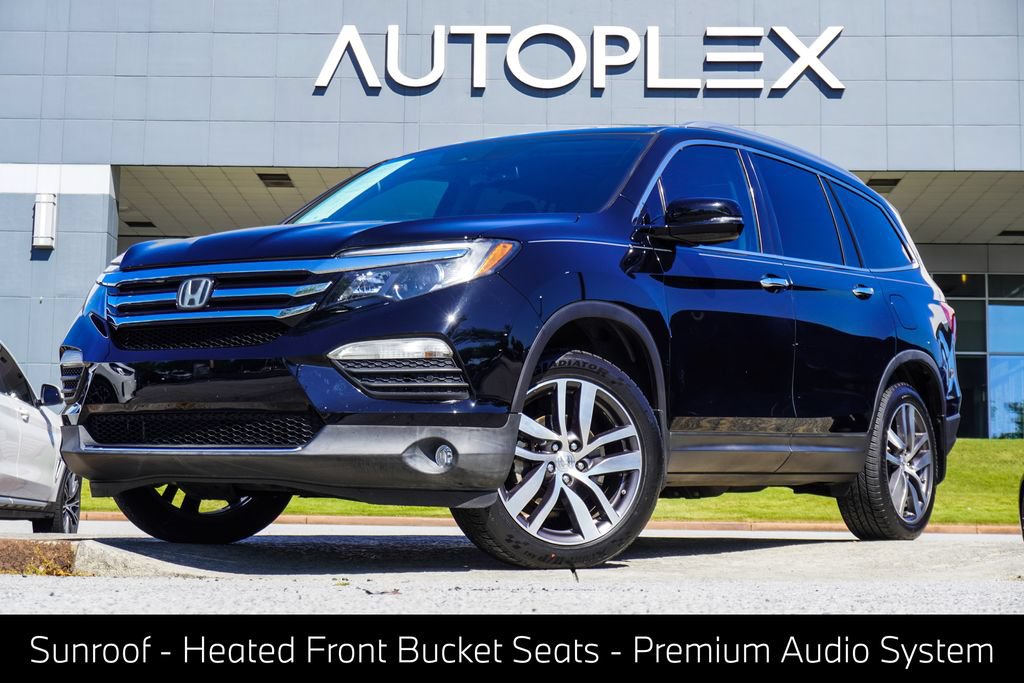 Used 2017 Honda Pilot Touring image 1