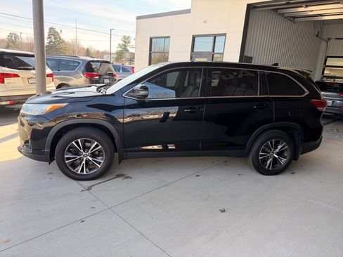 Used 2019 Toyota Highlander Plus image 4