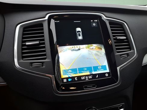 Used 2024 Volvo XC90 B5 Core w/ Protection Package Premier image 19