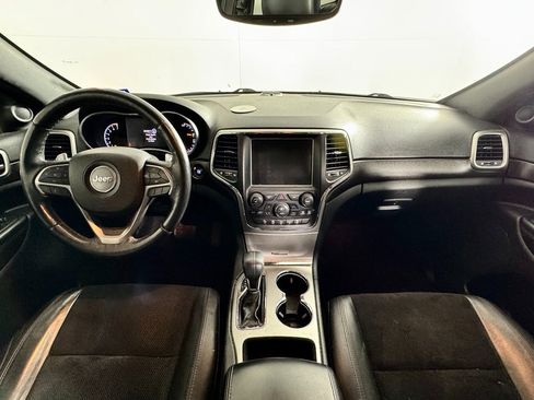 Used 2017 Jeep Grand Cherokee Altitude image 16