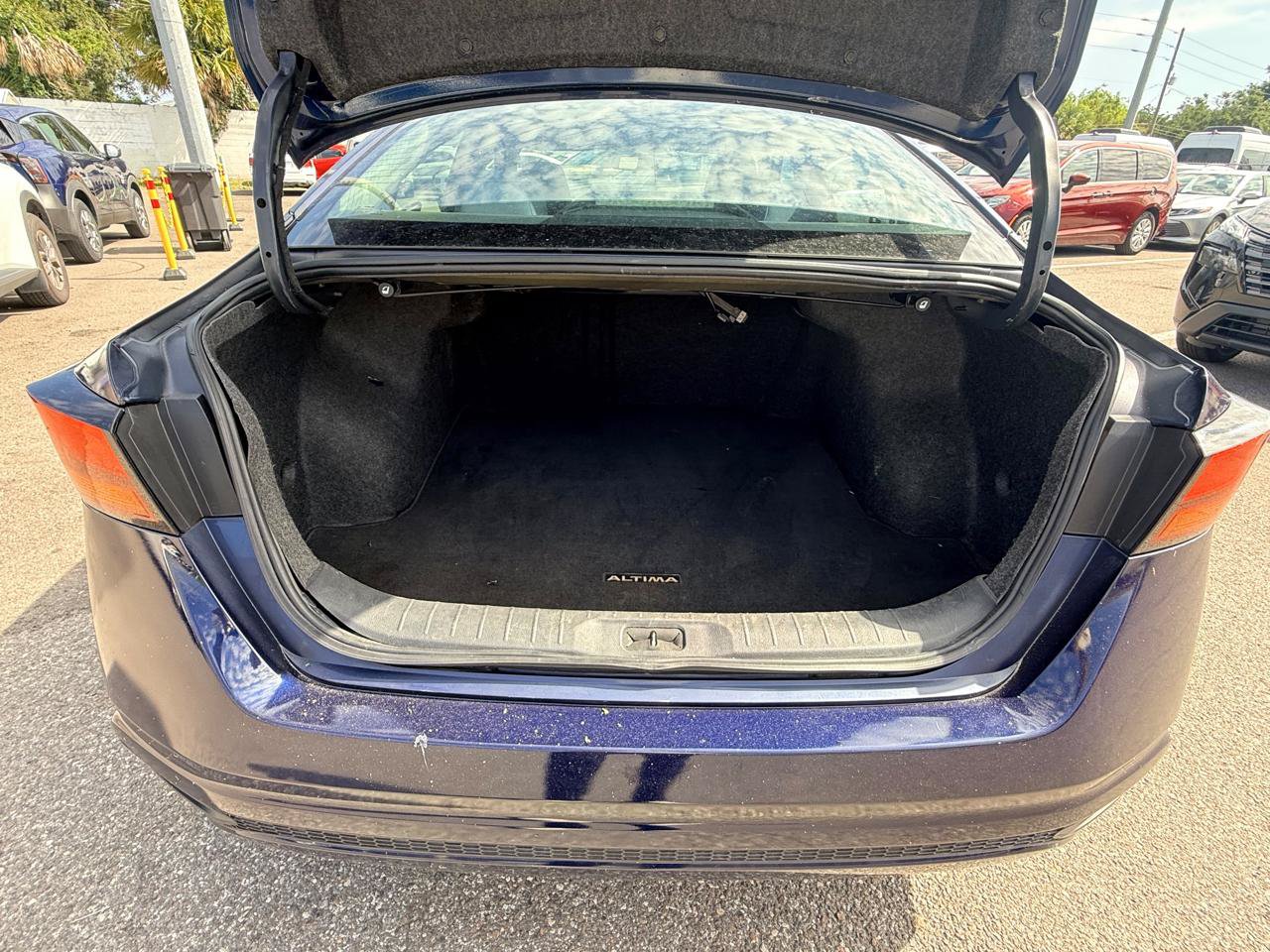 Used 2020 Nissan Altima 2.5 S FWD image 17