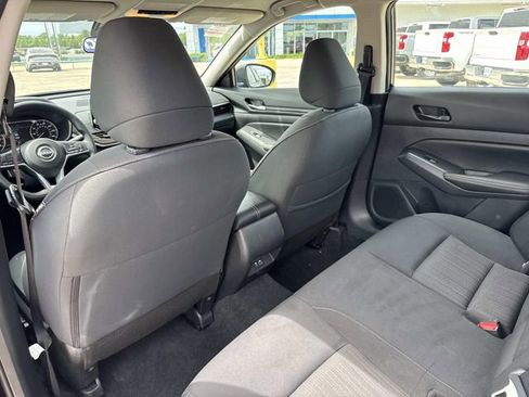 Used 2025 Nissan Altima 2.5 SV FWD image 32