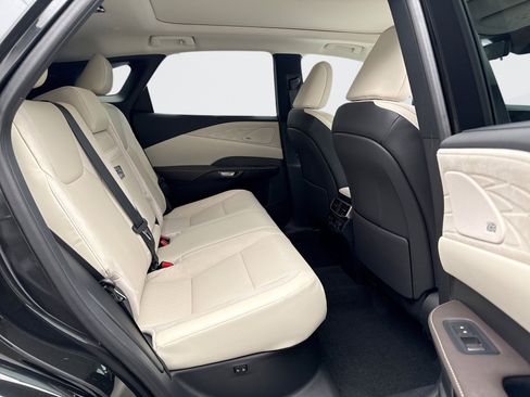 Used 2024 Lexus RX 350 AWD w/ Convenience Package image 19
