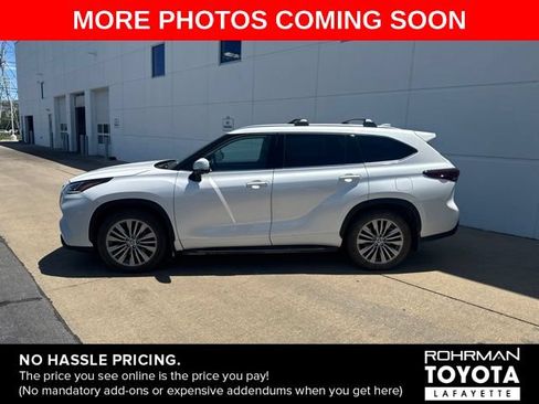 Used 2025 Toyota Highlander Platinum AWD/4WD image 4
