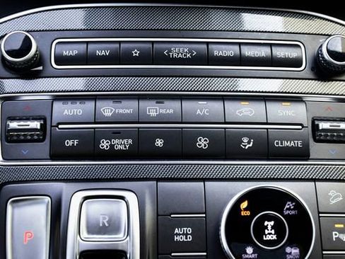 Used 2023 Hyundai Santa Fe Limited AWD/4WD image 25