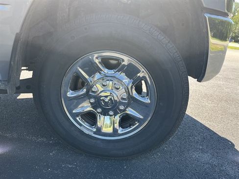 Used 2024 RAM 2500 Tradesman w/ Chrome Appearance Group AWD/4WD image 4