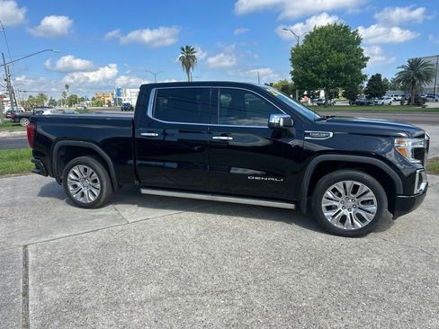 Used 2021 GMC Sierra 1500 Denali w/ Denali Ultimate Package AWD/4WD image 3