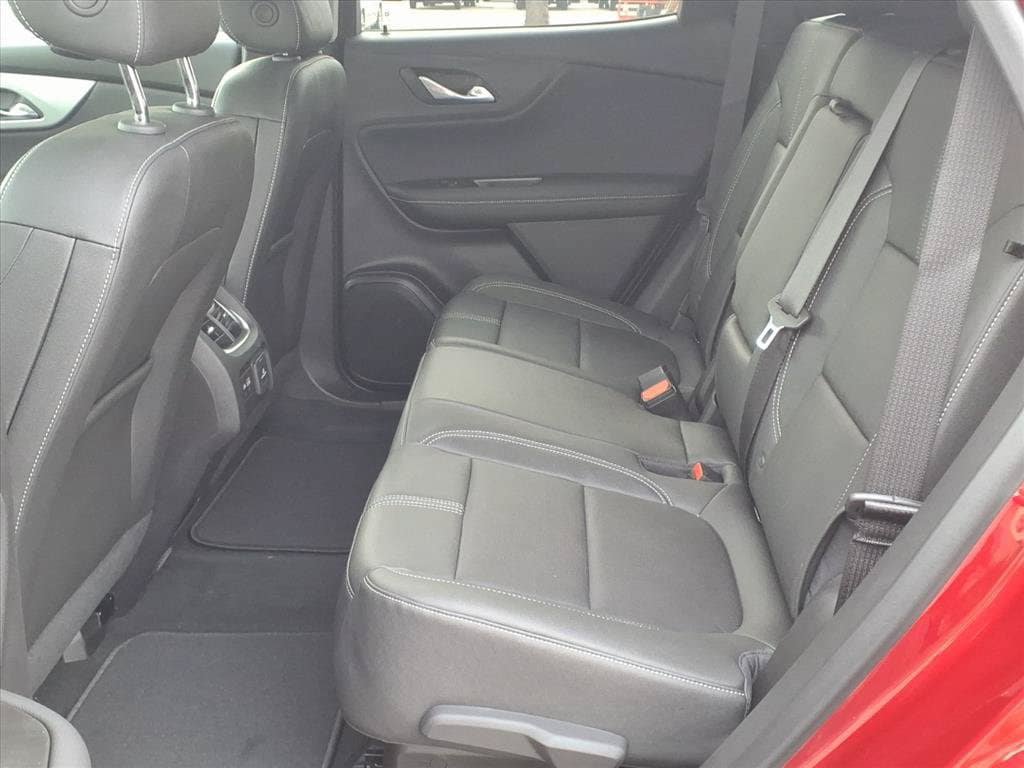 New 2026 Chevrolet Blazer LT w/ Sound & Technology Package FWD image 17