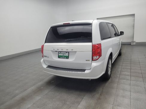 Used 2018 Dodge Grand Caravan SE w/ UConnect Hands-Free Group FWD image 9