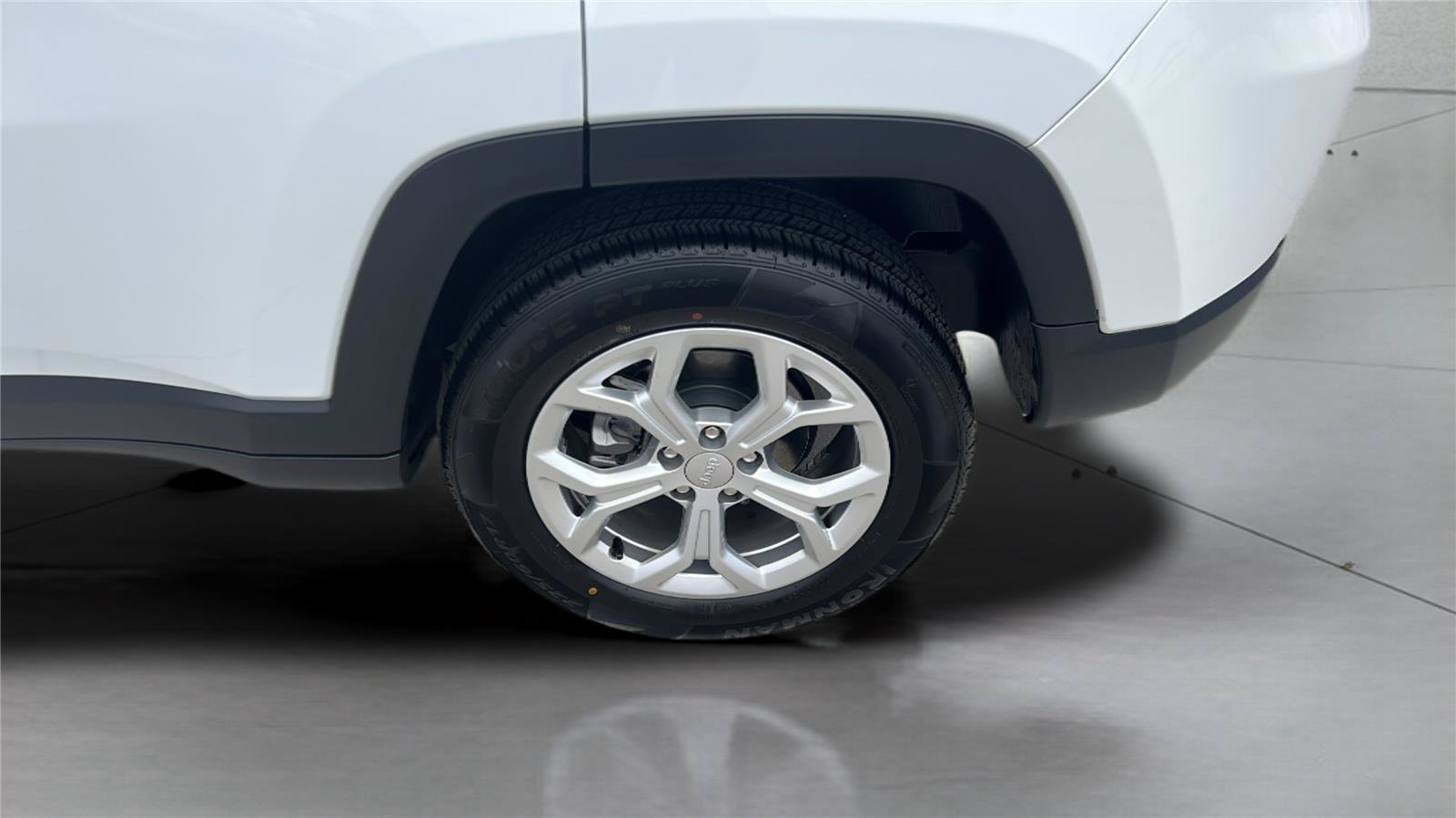 Used 2024 Jeep Compass Latitude AWD/4WD image 22