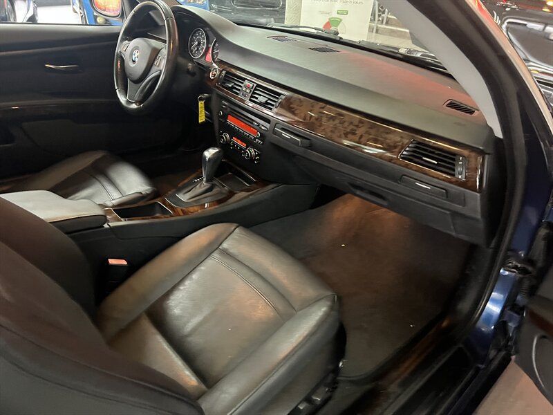 Used 2011 BMW 328i Coupe RWD image 25