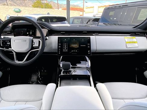 New 2026 Land Rover Range Rover Sport SE image 7