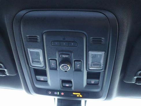 Used 2021 Chevrolet Tahoe Z71 w/ Z71 Signature Package image 18