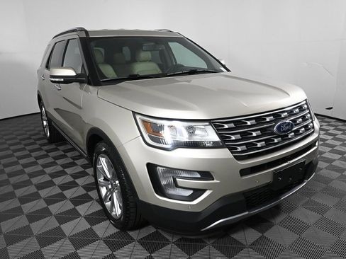 Used 2017 Ford Explorer Limited image 23