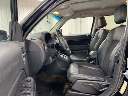 Used 2017 Jeep Patriot Sport w/ Power Value Group image 17