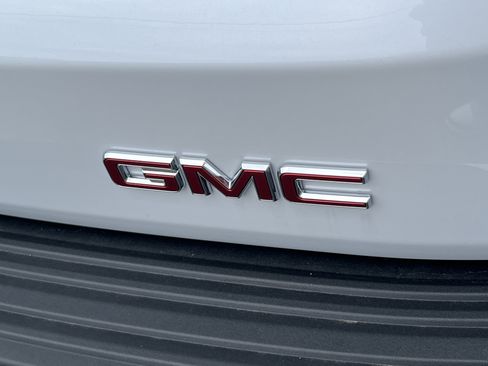 New 2026 GMC Yukon XL Denali w/ Denali Reserve Package image 8