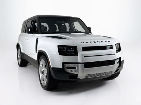 Used 2024 Land Rover Defender 110 SE AWD/4WD image 7