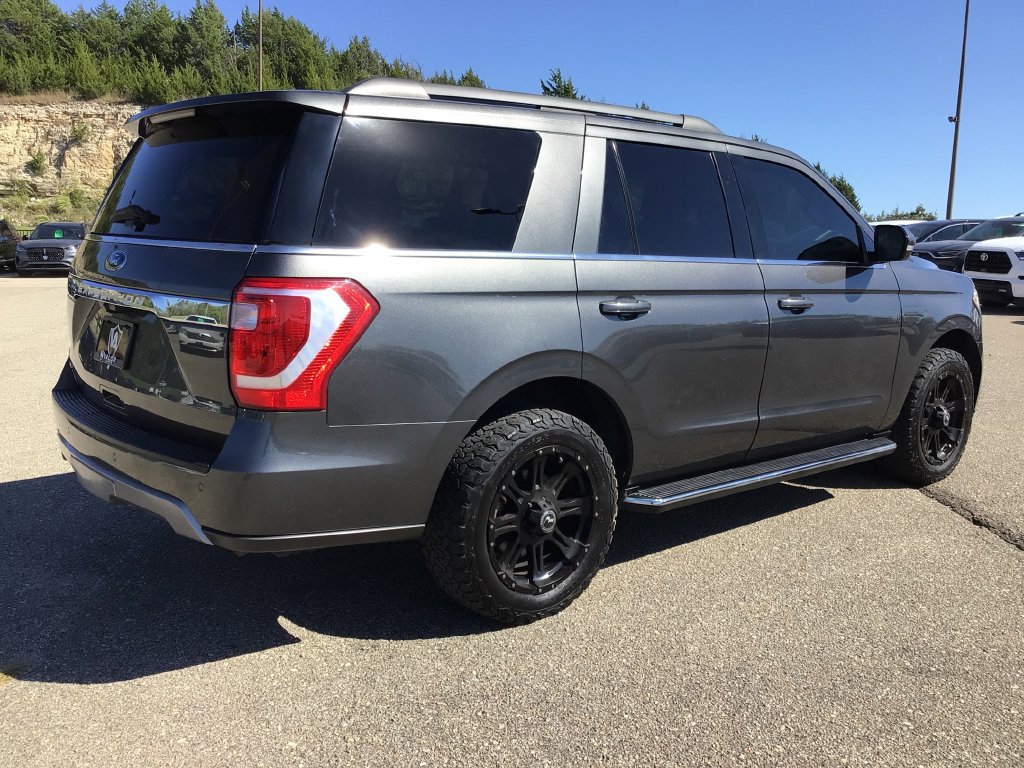 Used 2020 Ford Expedition XLT w/ Equipment Group 202A AWD/4WD image 6