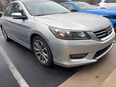 Used 2013 Honda Accord Sport image 2