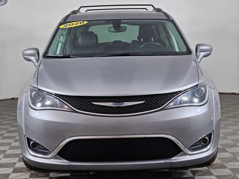 Used 2020 Chrysler Pacifica Touring-L Plus image 8