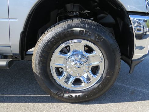 New 2026 RAM 2500 Tradesman AWD/4WD image 11