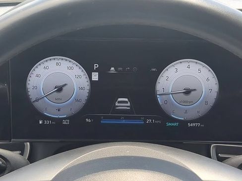 Used 2025 Hyundai Elantra SEL FWD image 23