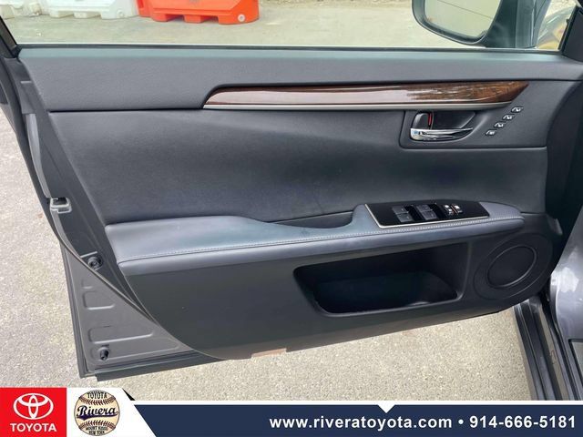 Used 2018 Lexus ES 350 w/ Luxury Package w/Wood Trim FWD image 17