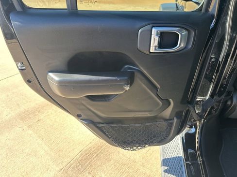 Used 2020 Jeep Wrangler Unlimited Sport image 27