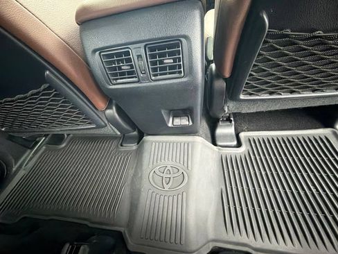 Used 2024 Toyota 4Runner Limited AWD/4WD image 57