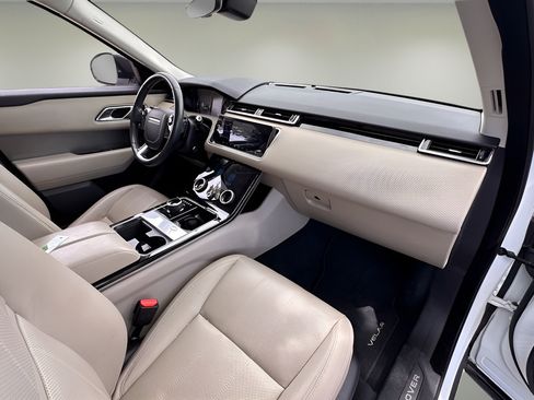 Used 2019 Land Rover Range Rover Velar S AWD/4WD image 23