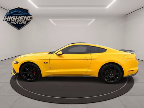 Used 2018 Ford Mustang GT w/ Black Accent Pkg RWD image 4