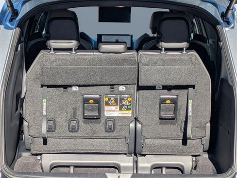 Used 2025 Toyota Sienna Limited image 12