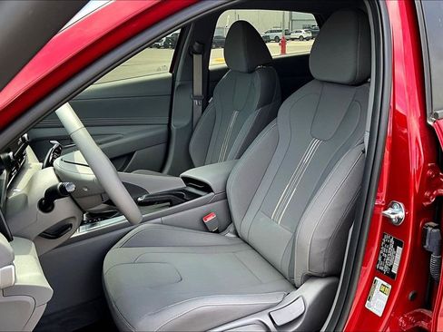 Used 2025 Hyundai Elantra Sport FWD image 19