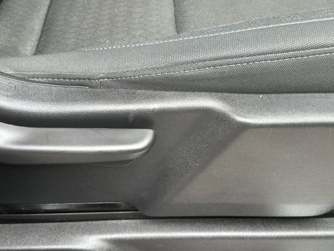 Used 2024 Chevrolet Silverado 1500 LT image 23