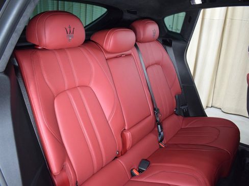 Certified 2022 Maserati Levante Modena image 19