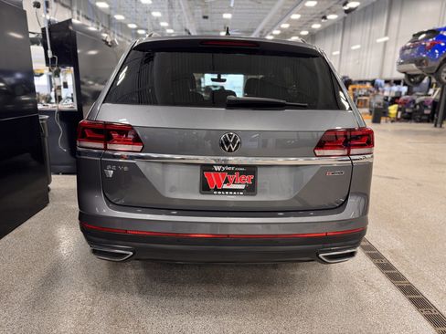 Used 2021 Volkswagen Atlas SE image 34