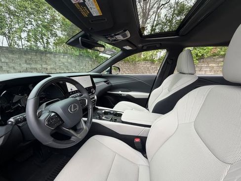 Certified 2025 Lexus RX 350 Premium w/ Convenience Package AWD/4WD image 14