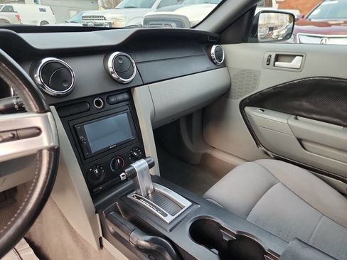 Used 2008 Ford Mustang Convertible image 18