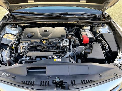 Used 2024 Toyota Camry SE image 29