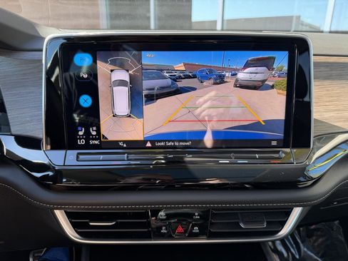 Used 2024 Volkswagen Atlas SEL Premium R-Line image 19