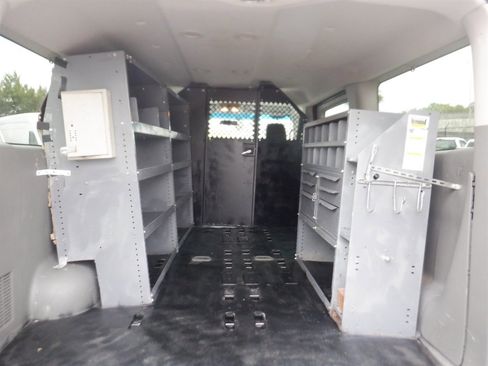 Used 2019 Nissan NV 3500 S image 7