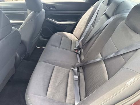 Used 2024 Nissan Altima 2.5 SV FWD image 18